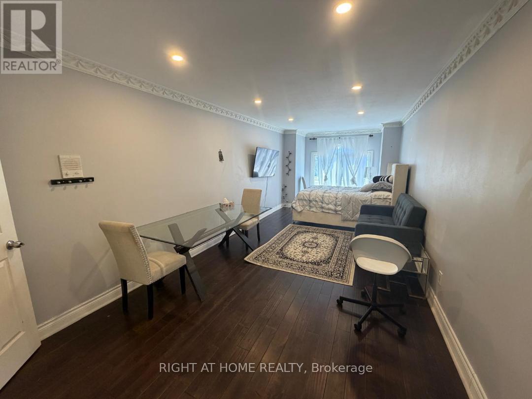 31 Northgate Crescent E, Richmond Hill, Ontario  L4B 2K8 - Photo 10 - N13692252