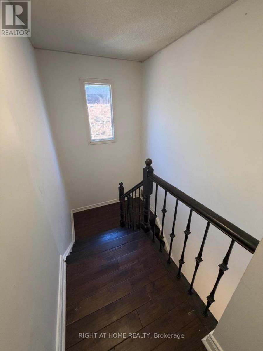 31 Northgate Crescent E, Richmond Hill, Ontario  L4B 2K8 - Photo 11 - N13692252