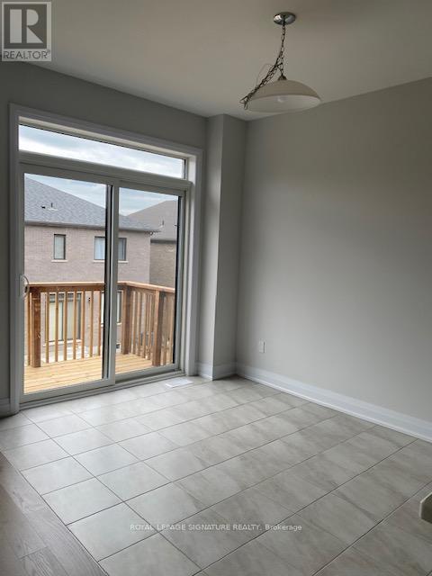 24 Periwinkle Road, Springwater (Midhurst), Ontario L0L 1Y3 - Photo 10 - S13692196