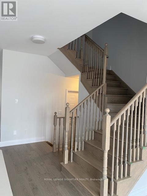 24 Periwinkle Road, Springwater (Midhurst), Ontario L0L 1Y3 - Photo 11 - S13692196