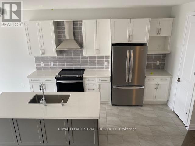 24 Periwinkle Road, Springwater (Midhurst), Ontario L0L 1Y3 - Photo 7 - S13692196