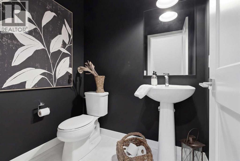 307 Crestridge Common SW, Calgary, Alberta  T3B 6J5 - Photo 19 - A2305798