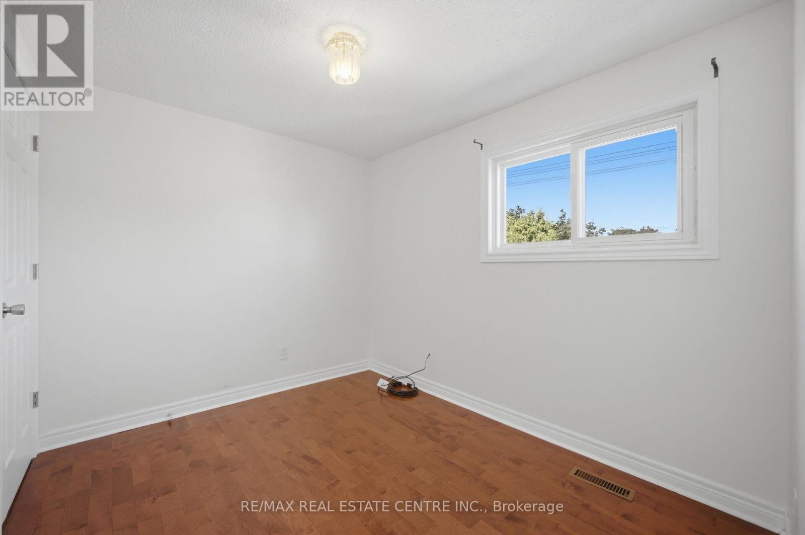 71 Sultan Pool Drive, Toronto, Ontario  M9V 4H5 - Photo 21 - W13688178