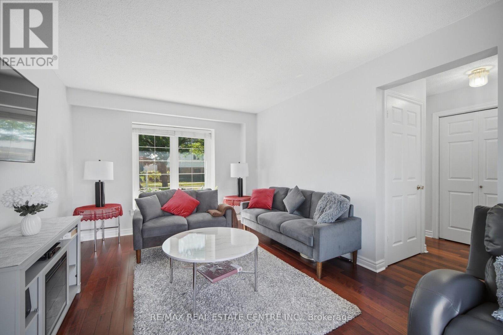 71 Sultan Pool Drive, Toronto, Ontario  M9V 4H5 - Photo 12 - W13688178