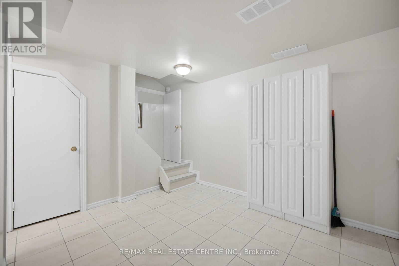 71 Sultan Pool Drive, Toronto, Ontario  M9V 4H5 - Photo 30 - W13688178