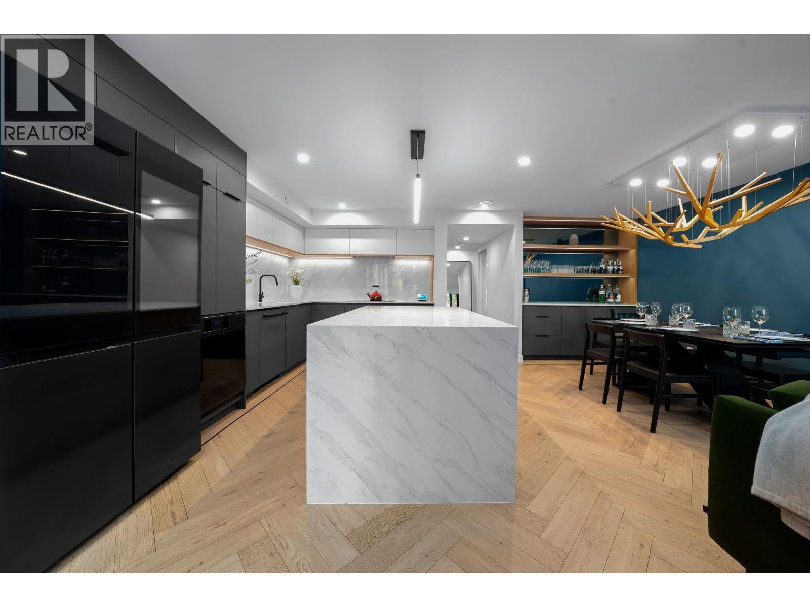 918 Homer Street, Vancouver, British Columbia  V6B 1T7 - Photo 2 - R3156476