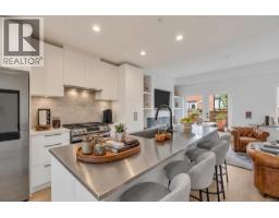 137 535 E 2ND STREET, North Vancouver, British Columbia