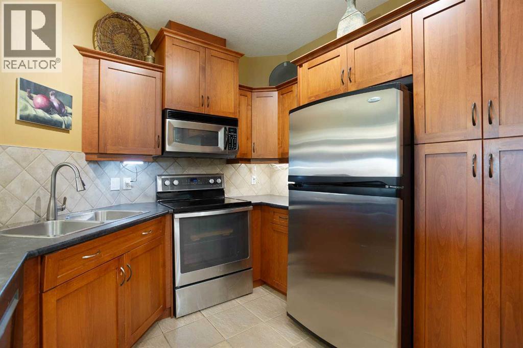 405, 10 Discovery Ridge Close SW, Calgary, Alberta  T3H 5X3 - Photo 6 - A2333895