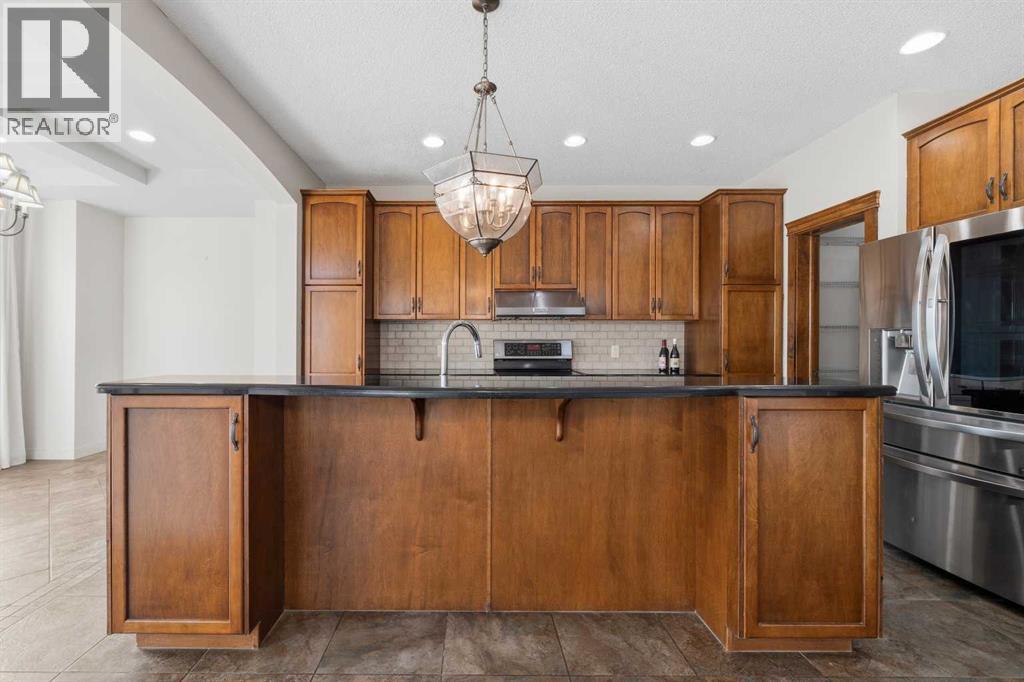 204 Eversyde Mews SW, Calgary, Alberta  T2Y 5A4 - Photo 6 - A2337730