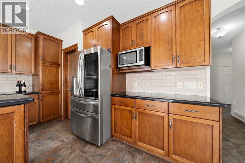 204 Eversyde Mews SW, Calgary, Alberta  T2Y 5A4 - Photo 11 - A2337730