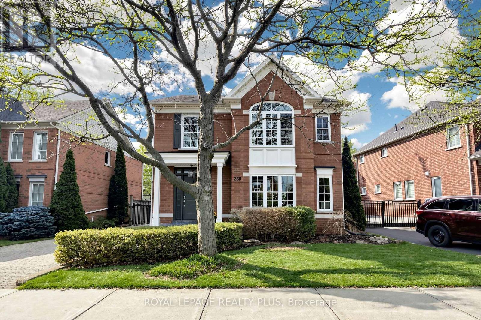 239 Westfield Trail, Oakville, Ontario  L6H 6H8 - Photo 1 - W13692072