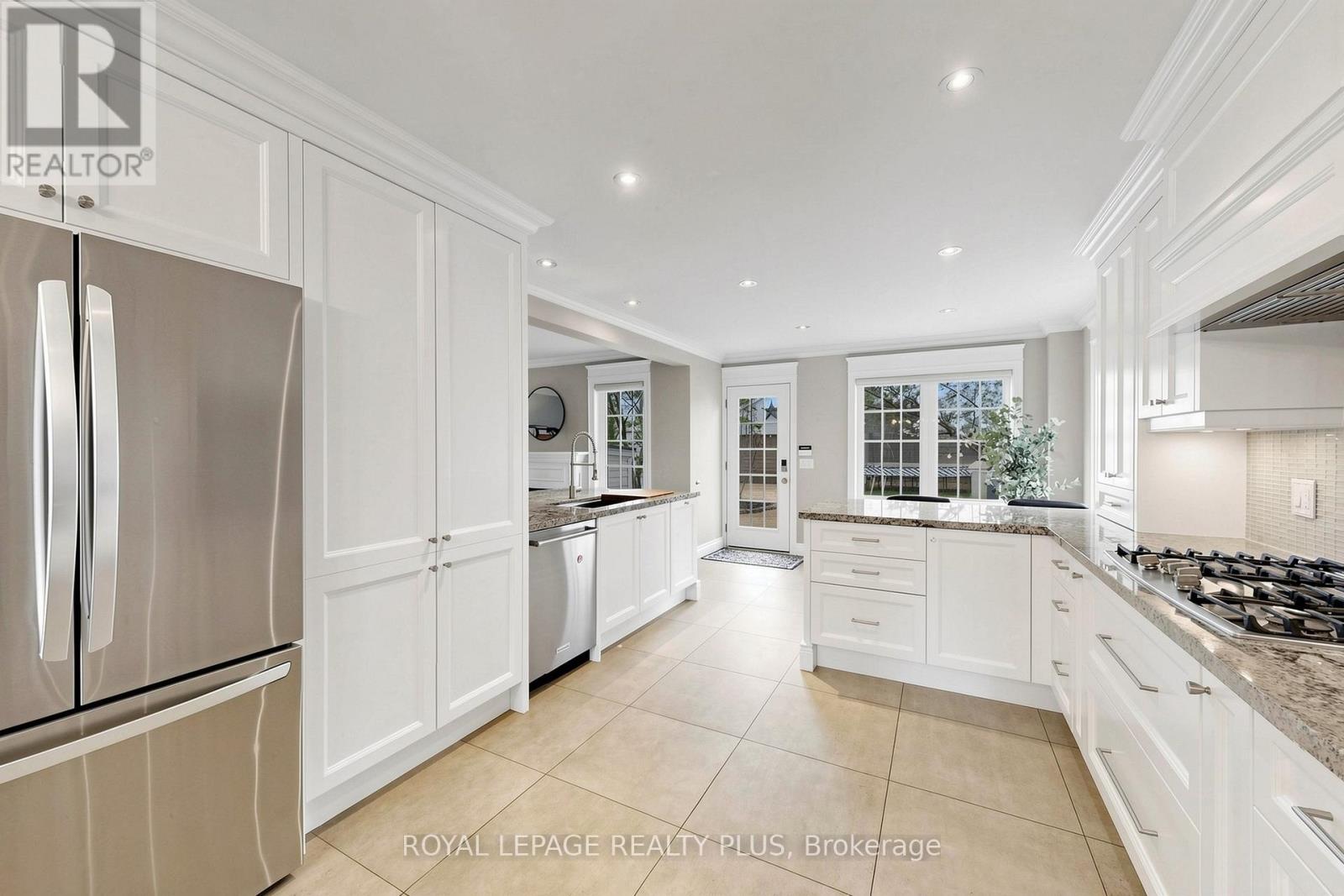 239 Westfield Trail, Oakville, Ontario  L6H 6H8 - Photo 8 - W13692072