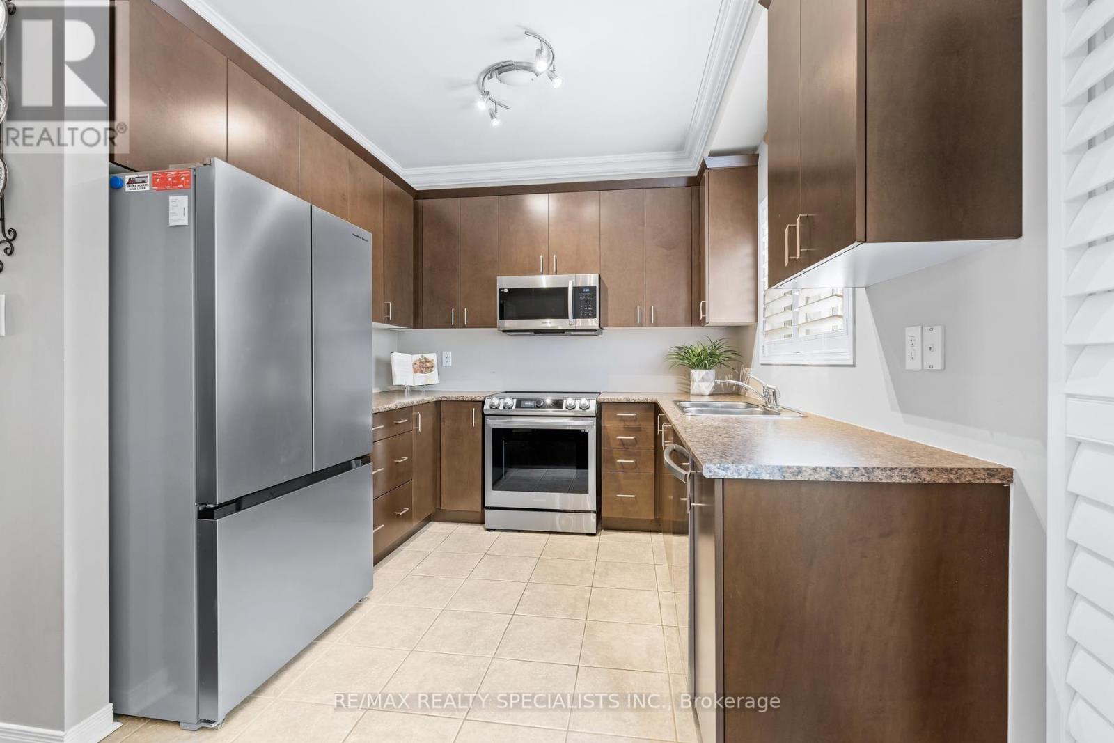 28 Chetholme Place, Halton Hills, Ontario  L7G 0E1 - Photo 14 - W13692100