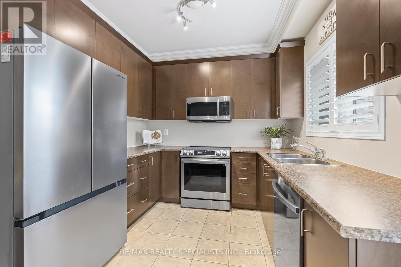 28 Chetholme Place, Halton Hills, Ontario  L7G 0E1 - Photo 15 - W13692100