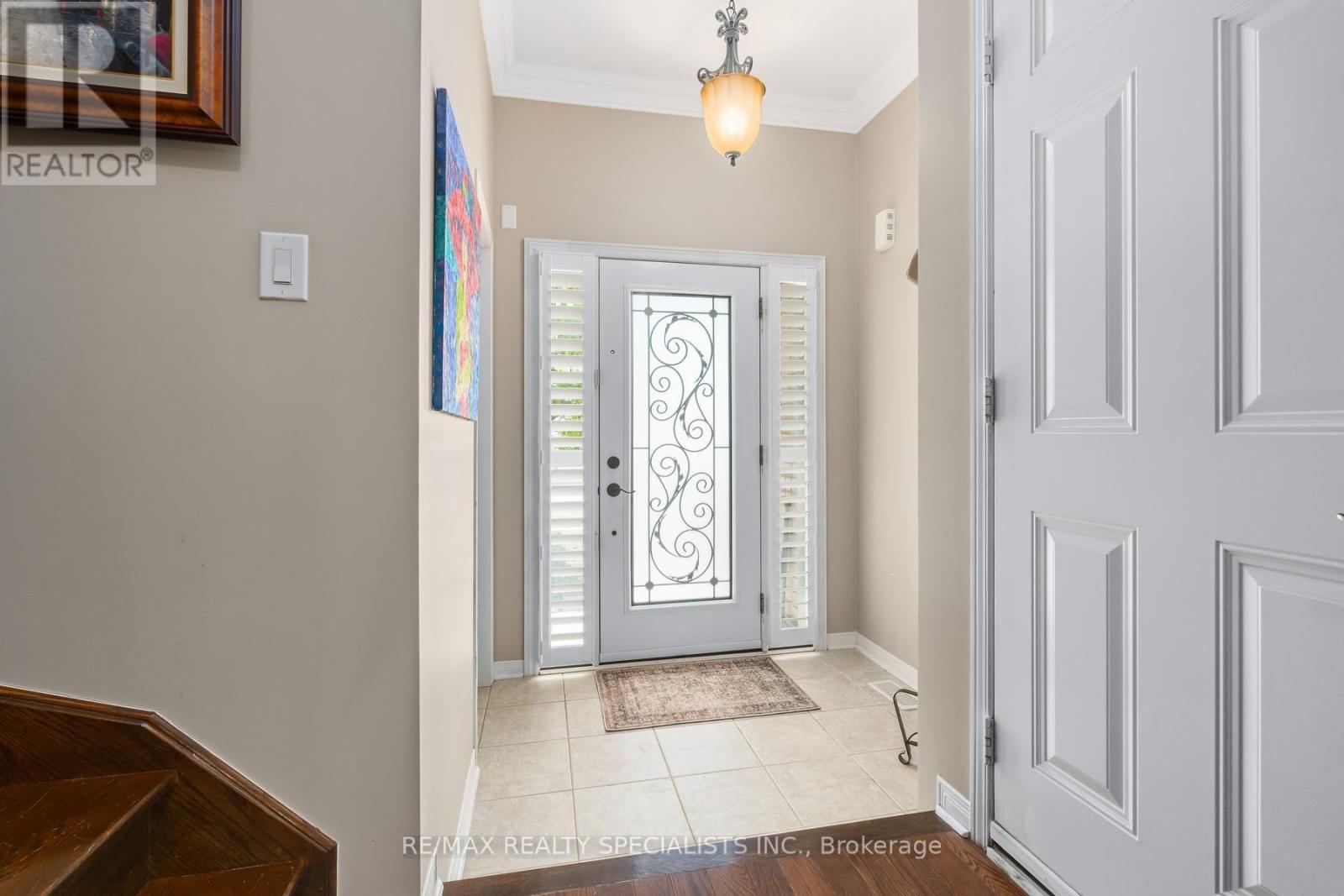 28 Chetholme Place, Halton Hills, Ontario  L7G 0E1 - Photo 3 - W13692100