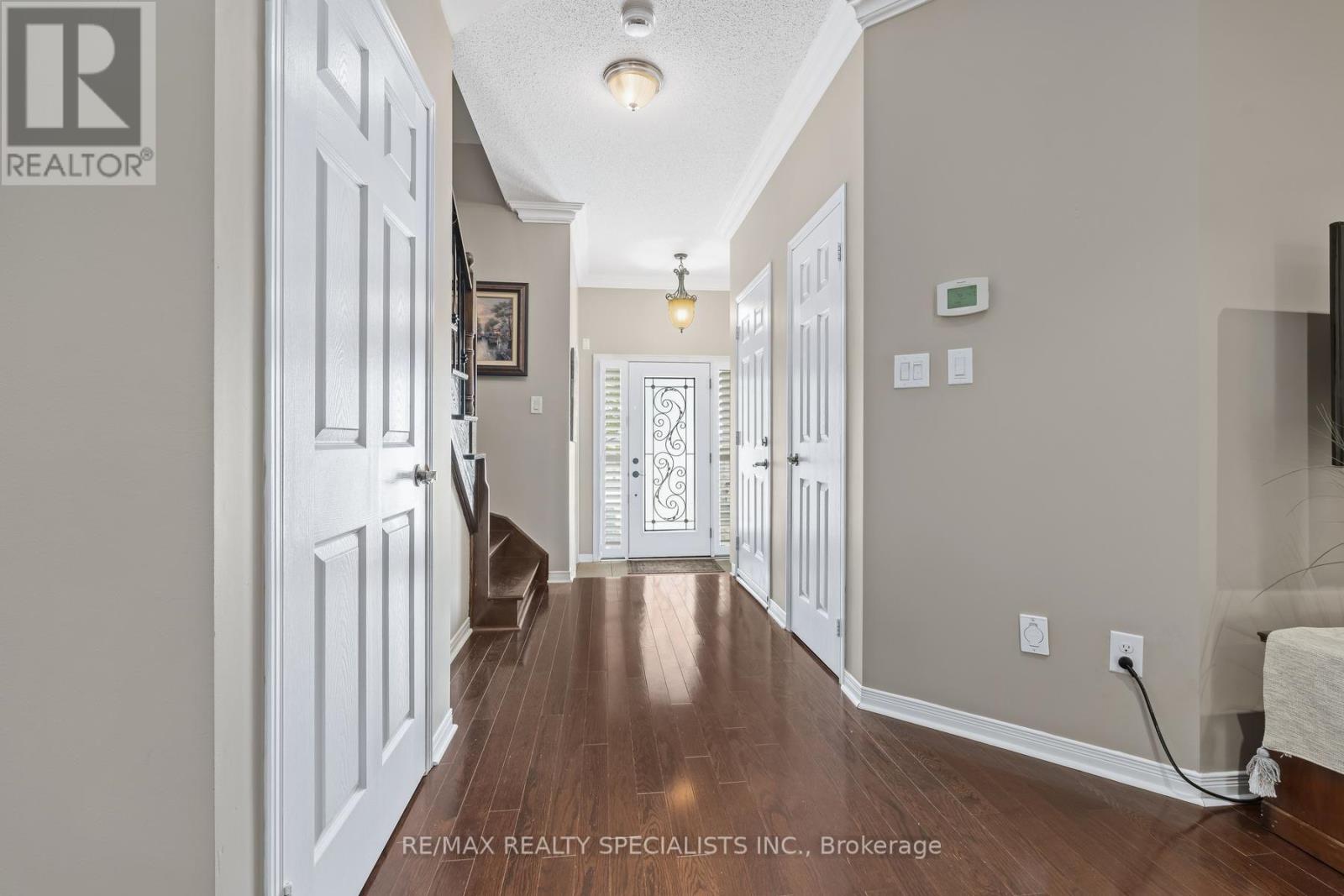 28 Chetholme Place, Halton Hills, Ontario  L7G 0E1 - Photo 4 - W13692100