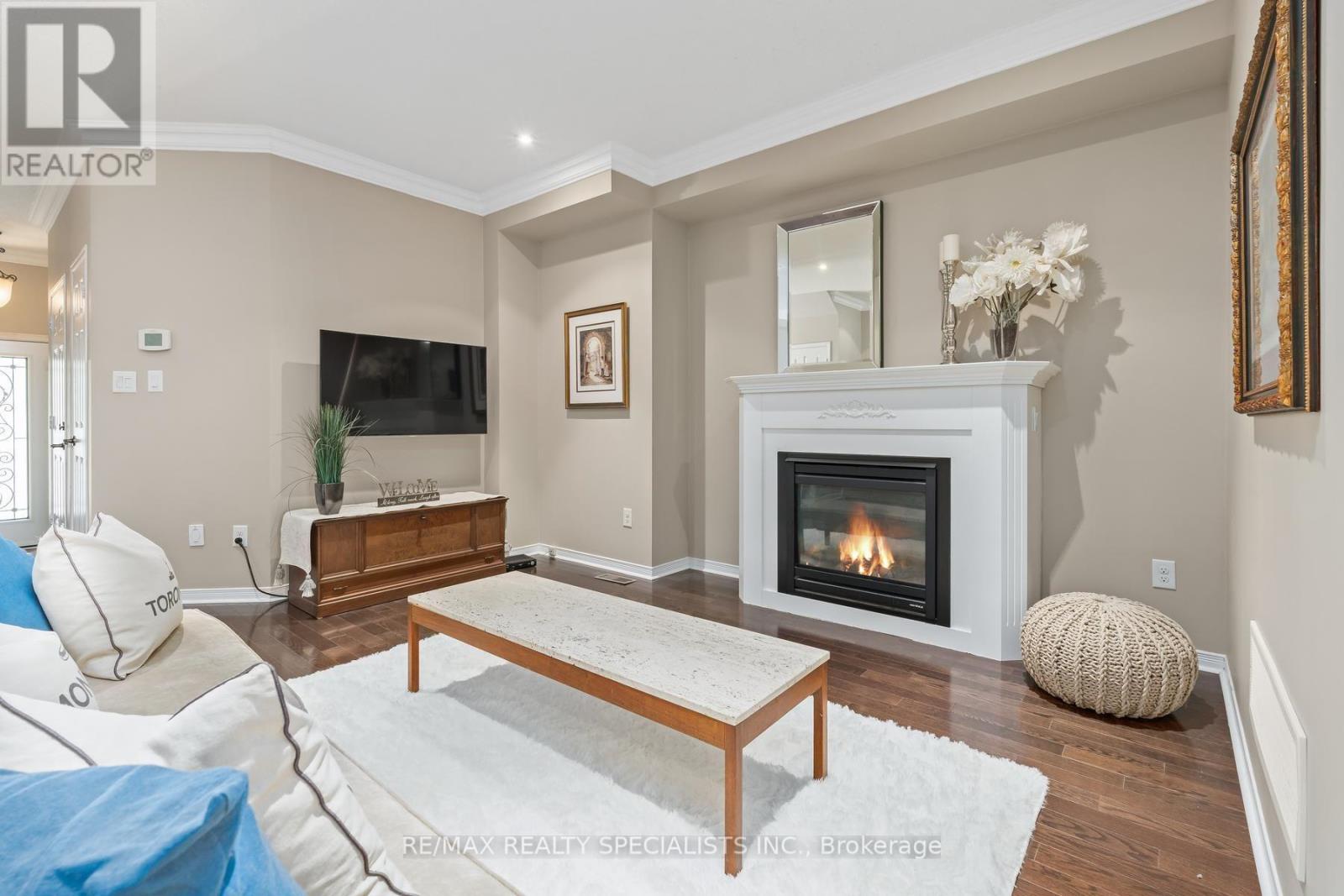 28 Chetholme Place, Halton Hills, Ontario  L7G 0E1 - Photo 9 - W13692100