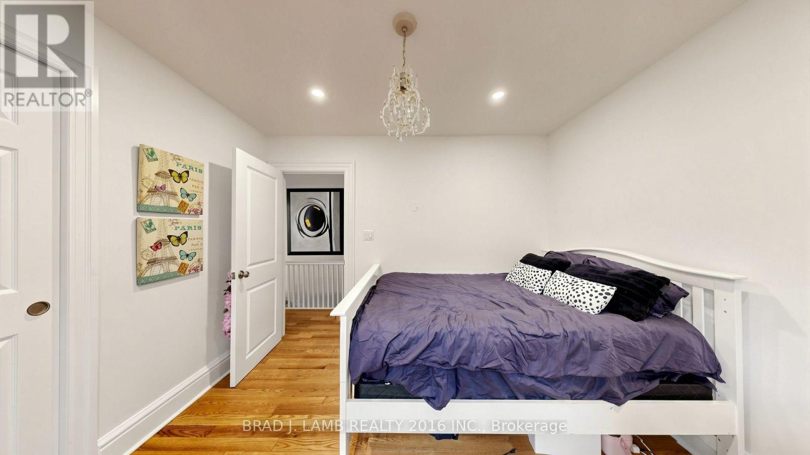 154 Fairview Avenue, Toronto, Ontario  M6P 3A5 - Photo 14 - W13692126