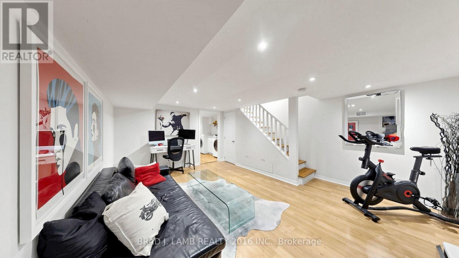 154 Fairview Avenue, Toronto, Ontario  M6P 3A5 - Photo 16 - W13692126
