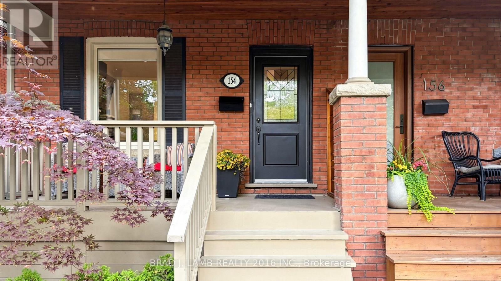 154 Fairview Avenue, Toronto, Ontario  M6P 3A5 - Photo 2 - W13692126
