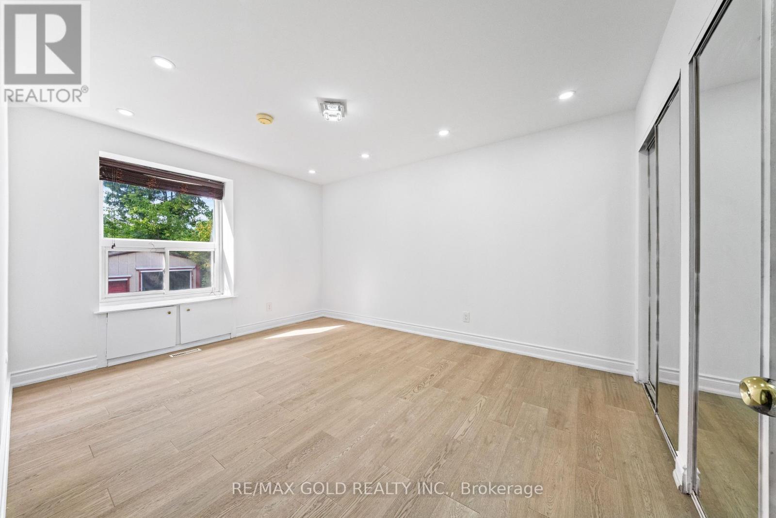 88 Goldcrest Road, Brampton, Ontario  L6S 1G8 - Photo 11 - W13692150