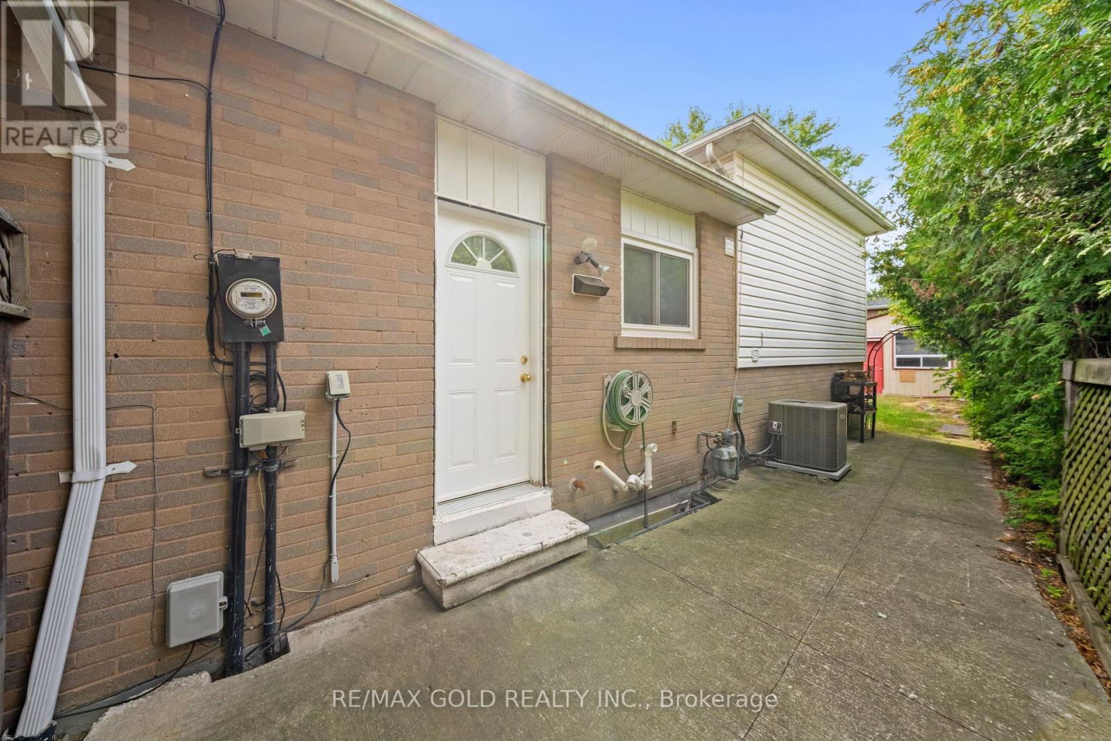 88 Goldcrest Road, Brampton, Ontario  L6S 1G8 - Photo 18 - W13692150