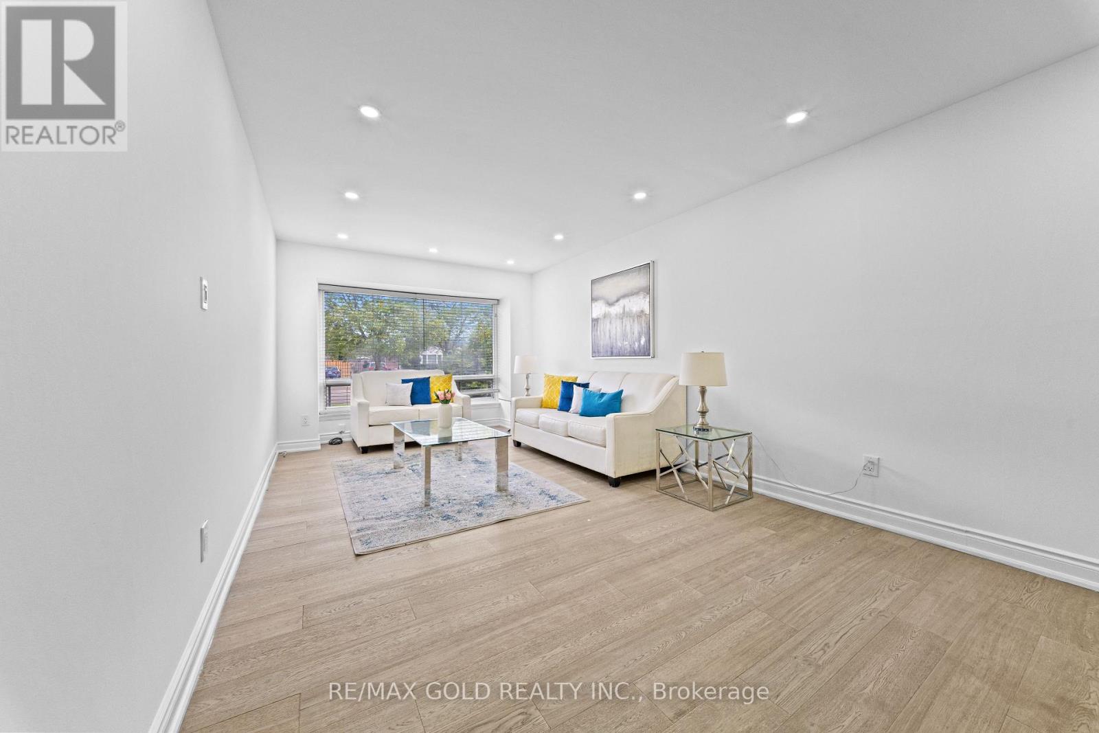 88 Goldcrest Road, Brampton, Ontario  L6S 1G8 - Photo 2 - W13692150