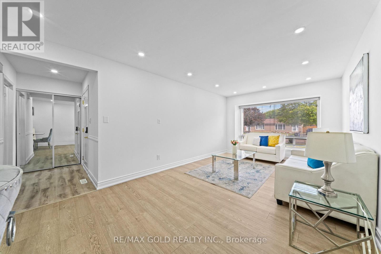 88 Goldcrest Road, Brampton, Ontario  L6S 1G8 - Photo 3 - W13692150