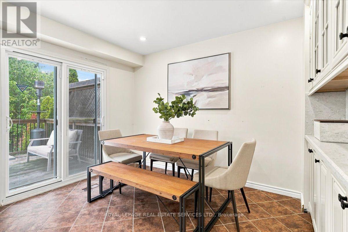 1199 Leewood Drive, Oakville, Ontario  L6M 3B3 - Photo 12 - W13692176