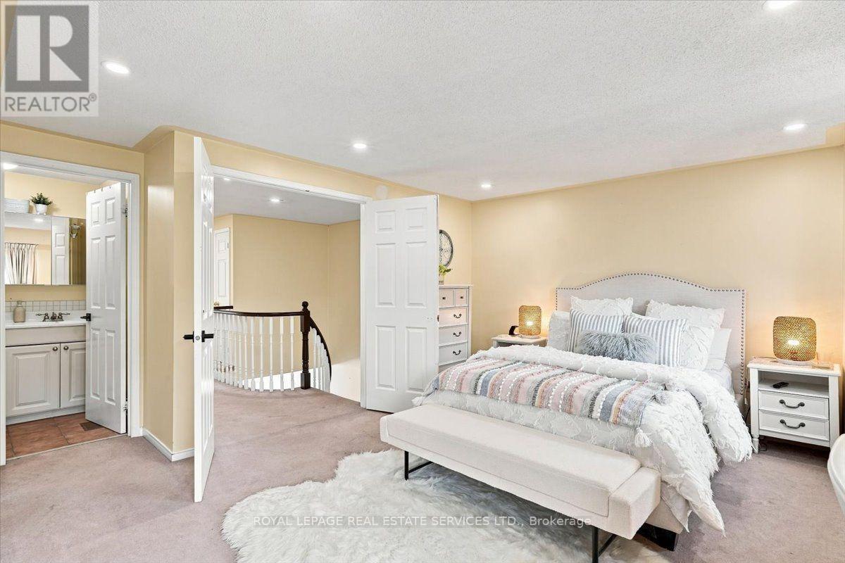 1199 Leewood Drive, Oakville, Ontario  L6M 3B3 - Photo 18 - W13692176