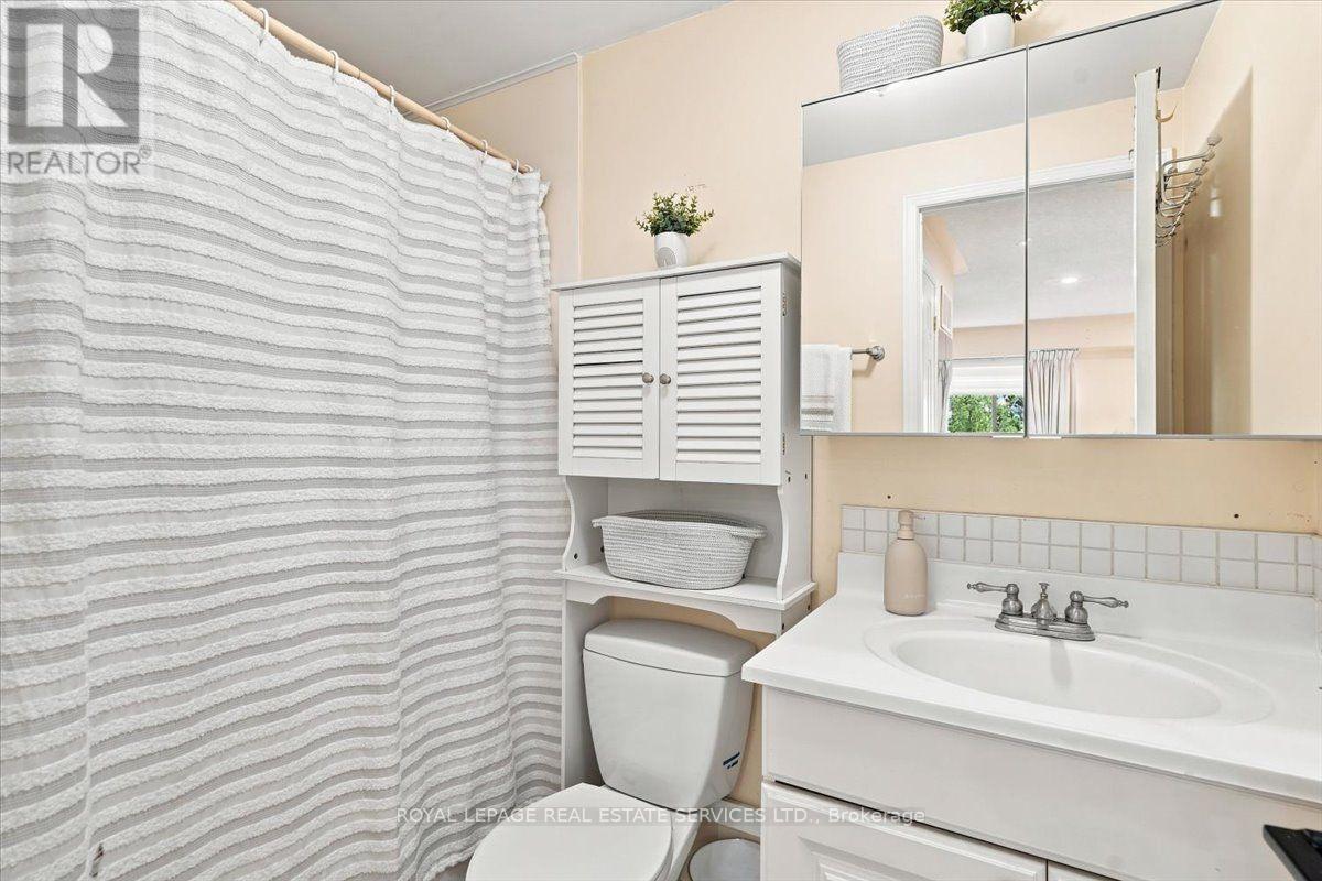 1199 Leewood Drive, Oakville, Ontario  L6M 3B3 - Photo 20 - W13692176