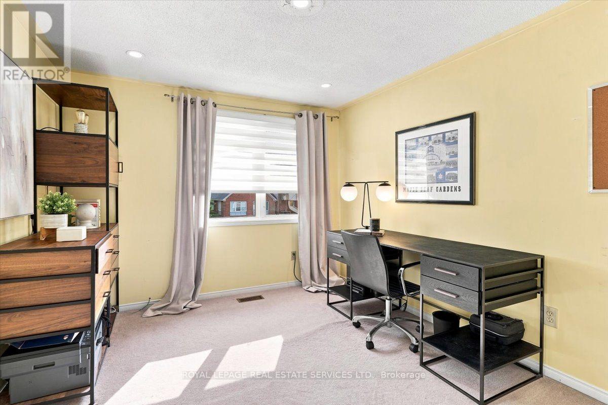 1199 Leewood Drive, Oakville, Ontario  L6M 3B3 - Photo 23 - W13692176
