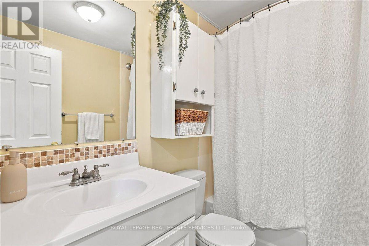 1199 Leewood Drive, Oakville, Ontario  L6M 3B3 - Photo 24 - W13692176