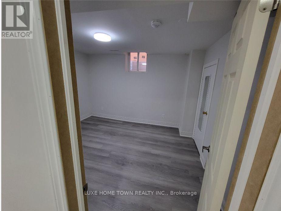 23 Castlehill Road, Brampton, Ontario  L6X 4E3 - Photo 7 - W13692180