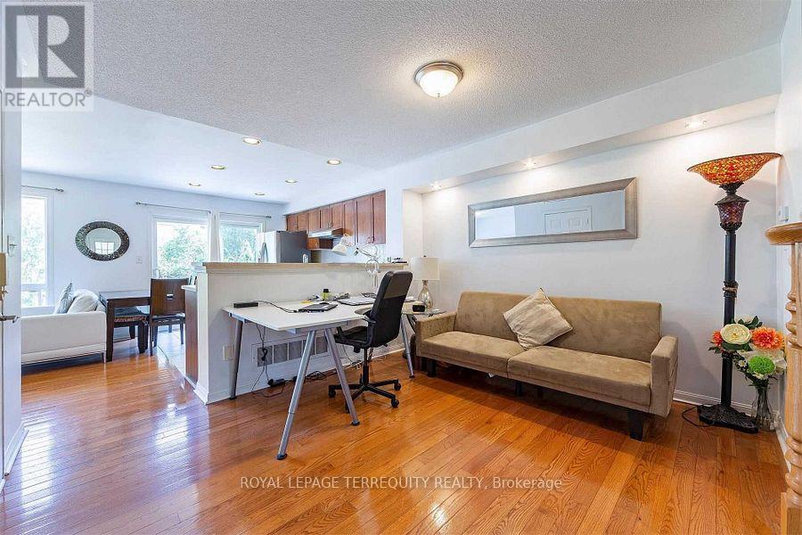 2458 Baintree Crescent, Oakville, Ontario  L6M 4W9 - Photo 10 - W13692236