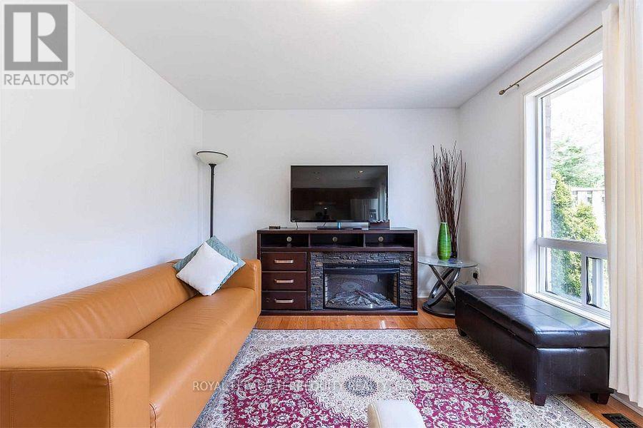 2458 Baintree Crescent, Oakville, Ontario  L6M 4W9 - Photo 12 - W13692236