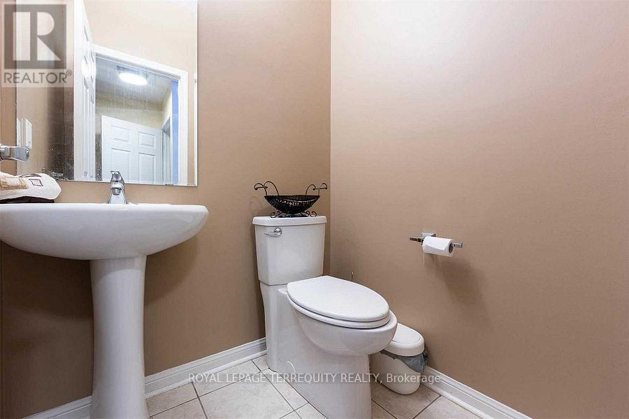 2458 Baintree Crescent, Oakville, Ontario  L6M 4W9 - Photo 21 - W13692236