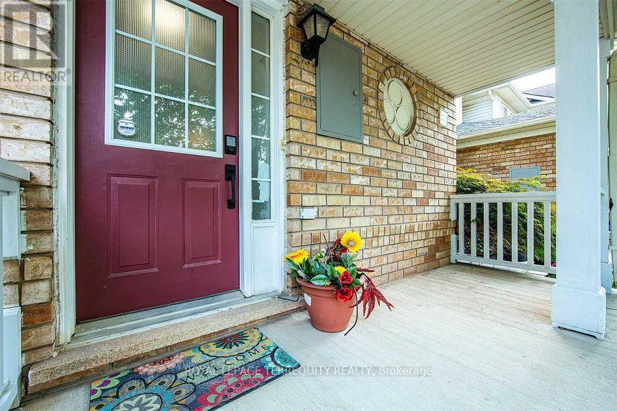 2458 Baintree Crescent, Oakville, Ontario  L6M 4W9 - Photo 4 - W13692236