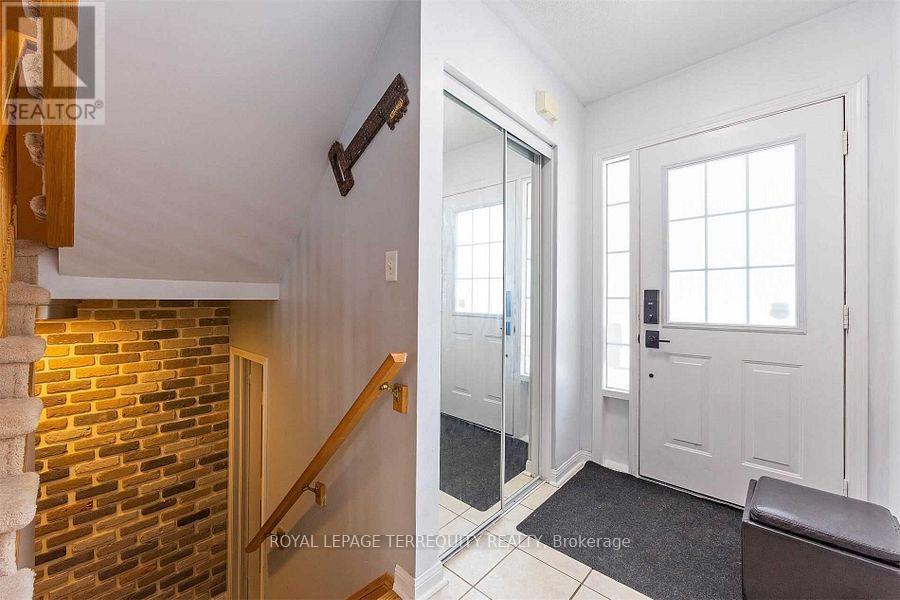 2458 Baintree Crescent, Oakville, Ontario  L6M 4W9 - Photo 5 - W13692236