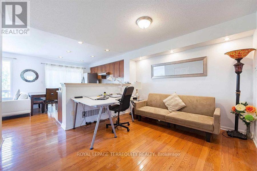 2458 Baintree Crescent, Oakville, Ontario  L6M 4W9 - Photo 7 - W13692236