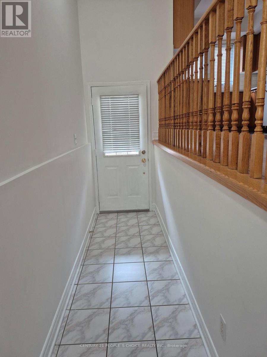 111 - 1050 Bristol Road W, Mississauga, Ontario  L5V 2E8 - Photo 3 - W13692260