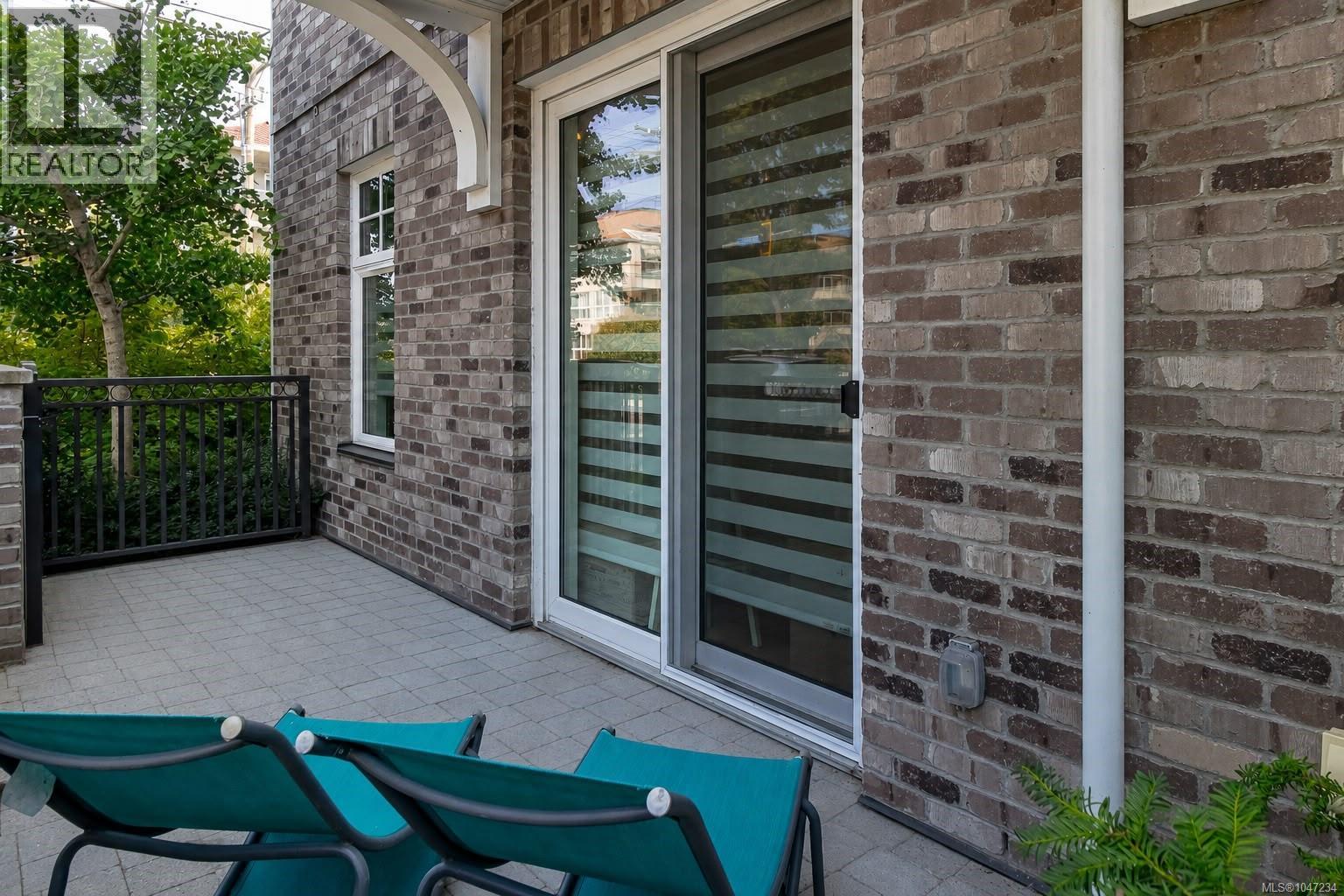 105 1765 Oak Bay Ave, Victoria, British Columbia  V8S 3Z5 - Photo 11 - 1047234