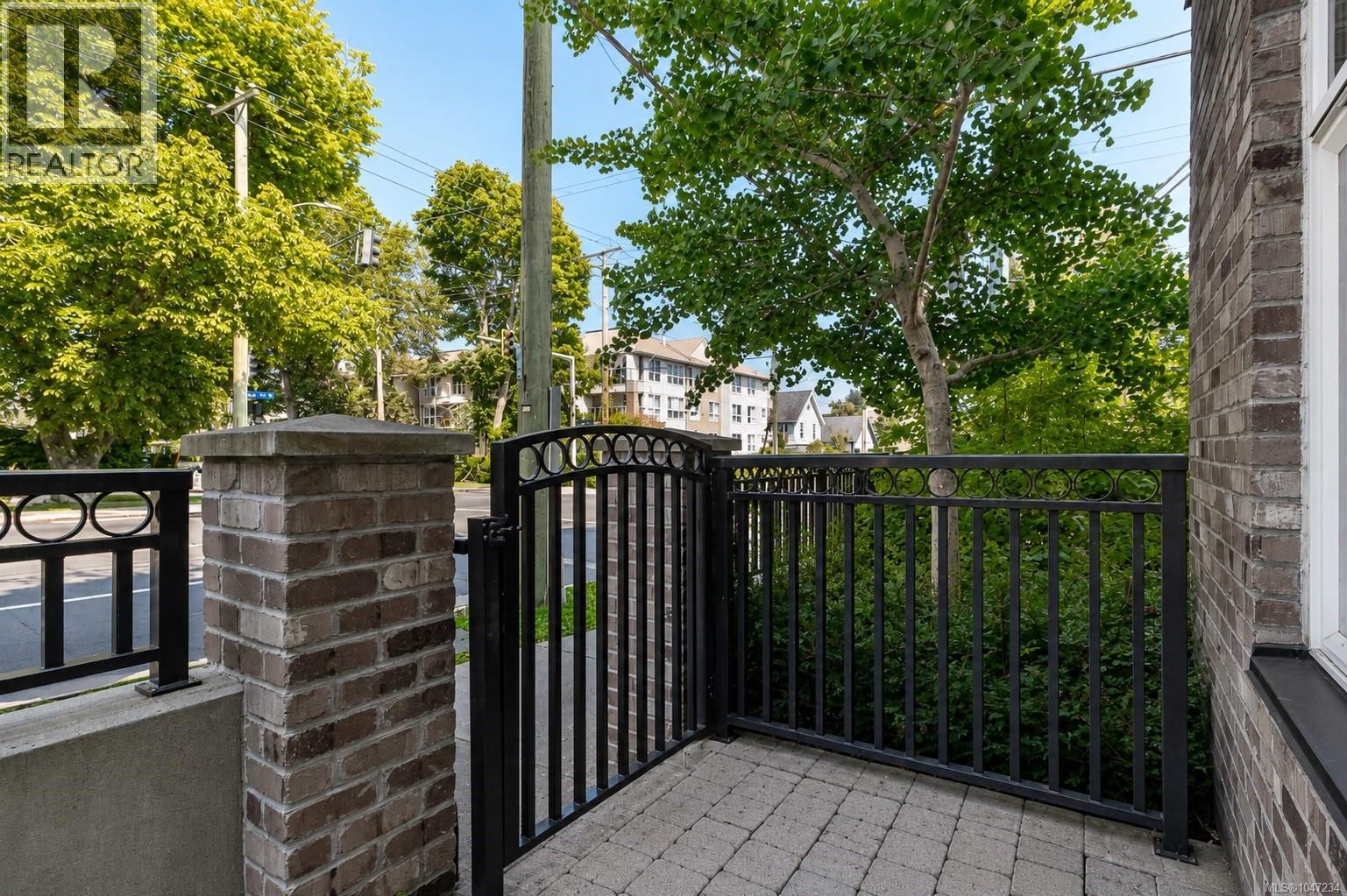 105 1765 Oak Bay Ave, Victoria, British Columbia  V8S 3Z5 - Photo 27 - 1047234