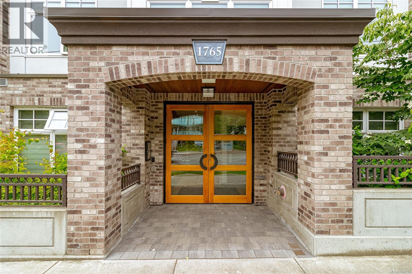 105 1765 Oak Bay Ave, Victoria, British Columbia  V8S 3Z5 - Photo 5 - 1047234
