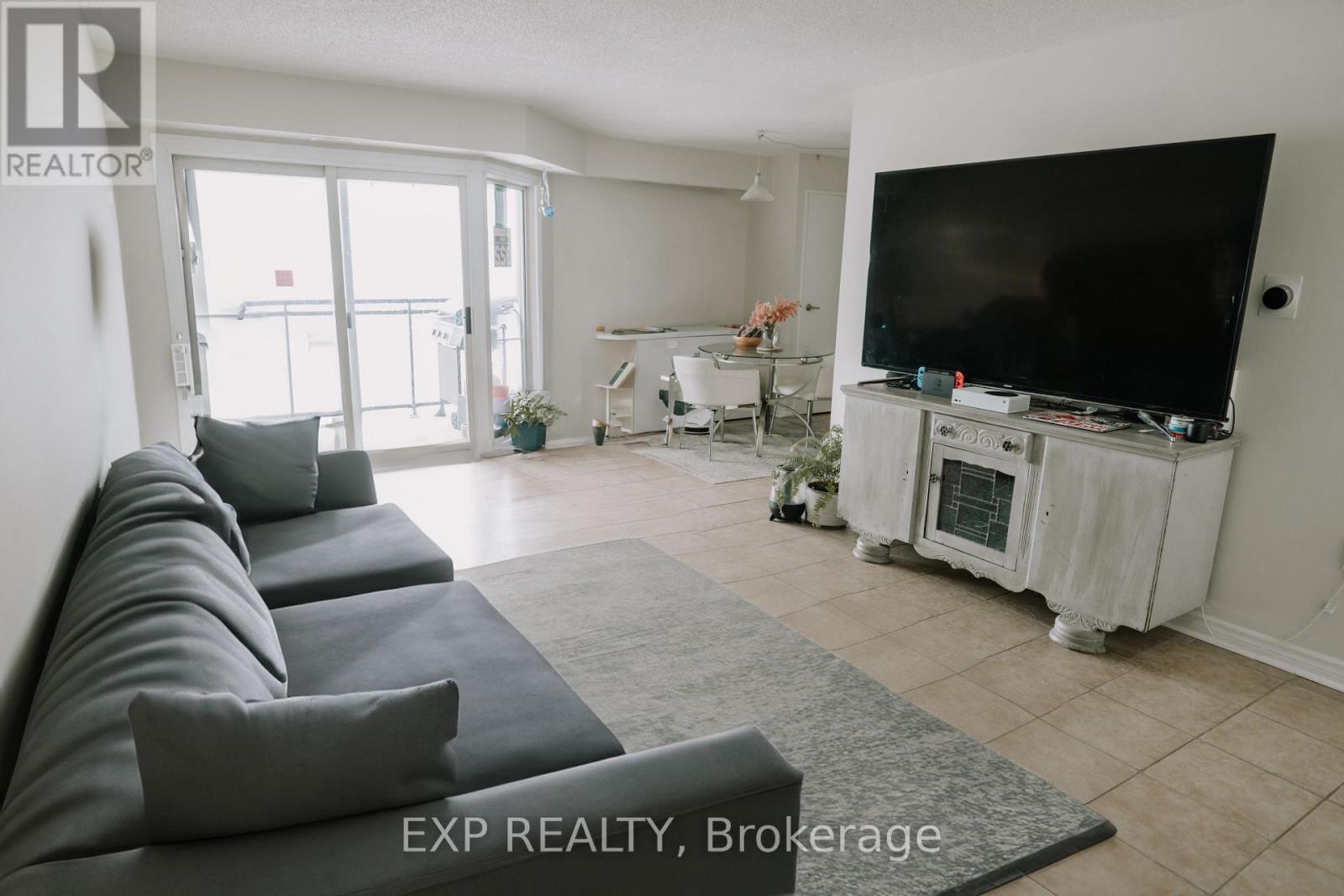 1207 - 858 COMMISSIONERS ROAD E