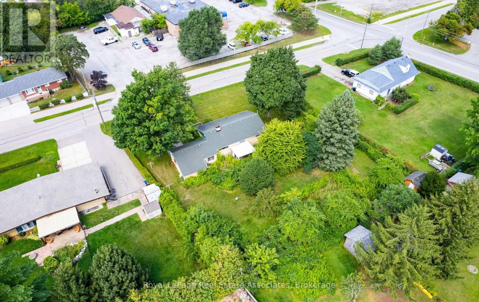 27 Rothsay Avenue, Kitchener, Ontario  N2B 3A2 - Photo 27 - X13692246