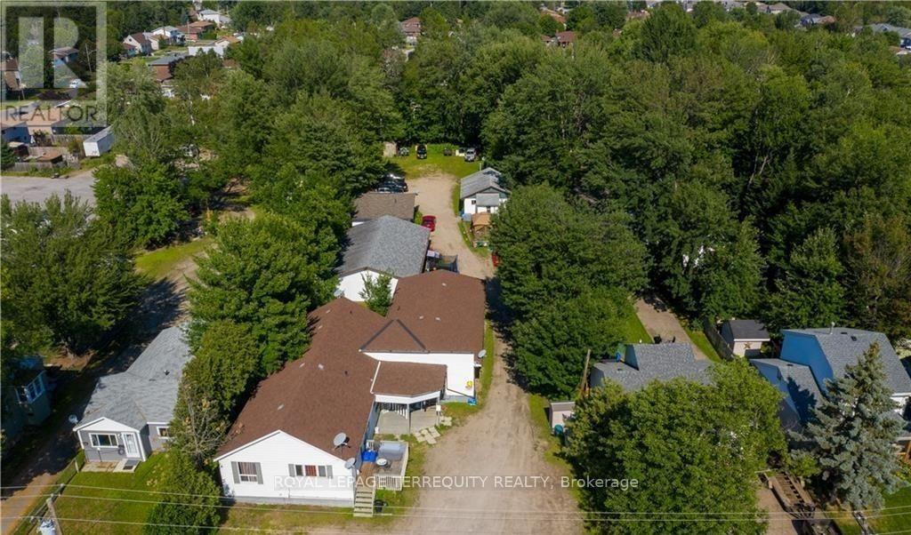 8 - 550 LAKESHORE DRIVE