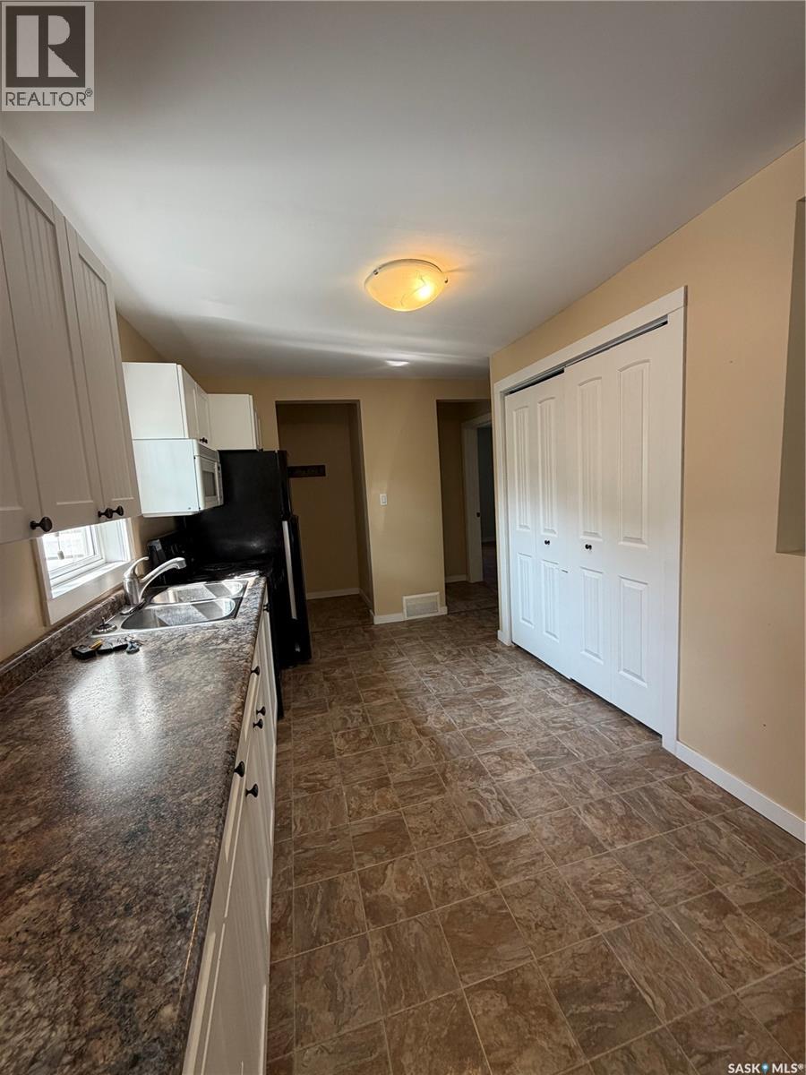 537 Churchill Street, Hudson Bay, Saskatchewan  S0E 0Y0 - Photo 15 - SK045954