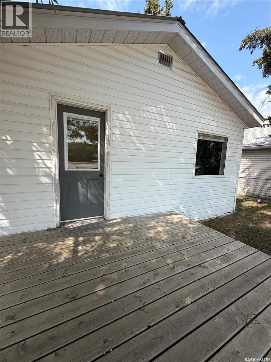 537 Churchill Street, Hudson Bay, Saskatchewan  S0E 0Y0 - Photo 4 - SK045954