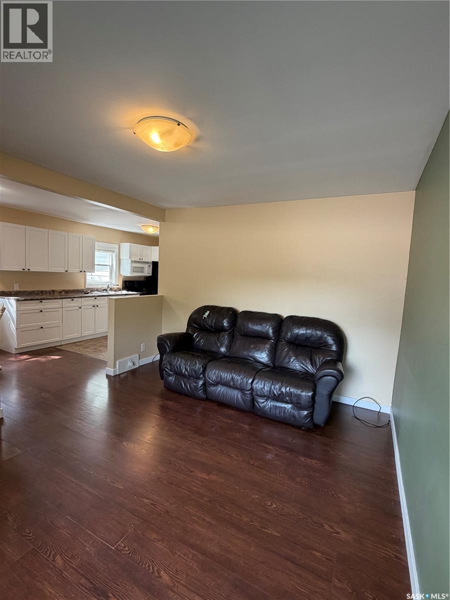 537 Churchill Street, Hudson Bay, Saskatchewan  S0E 0Y0 - Photo 6 - SK045954
